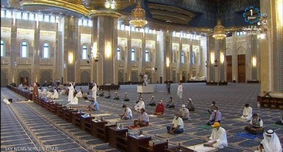 استئناف صلاة الجمعة بالكويت بعد أشهر من إغلاق المساجد