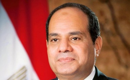 السيسي يلتقي رئيس الوزراء الكويتي بالعاصمة العراقية بغداد
