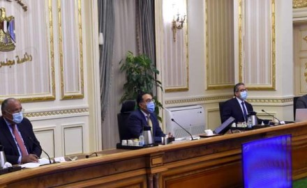 رئيس الوزراء يعقد اجتماعاً لمناقشة خطة تطوير وإعادة هيكلة المكاتب الفنية المصرية بالخارج