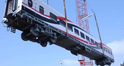 “وزير النقل” يعلن وصول دفعة جديدة من عربات ركاب السكك الحديدية الجديدة
