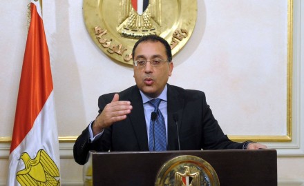 رئيس الوزراء يتفقد أعمال تطوير مُجمع الصالات المغطاة باستاد القاهرة
