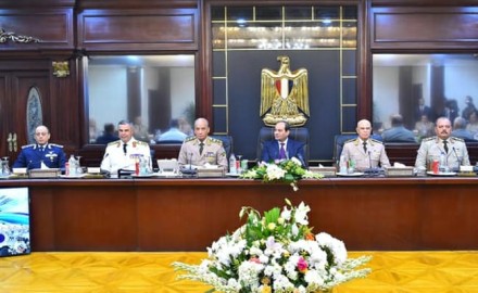 “الرئيس السيسي” يهنيء الشعب المصري والقوات المسلحة بذكرى انتصارات أكتوبر
