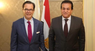“وزير التعليم العالي” يستقبل السفير الفرنسي بالقاهرة لبحث آفاق التعاون العلمي