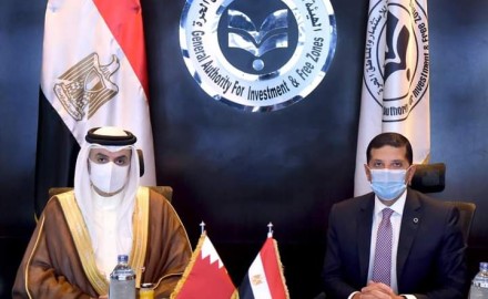 “المستشار محمد عبد الوهاب ” يبحث مع “سفير البحرين” سبل تعزيز الاستثمار بين البلدين