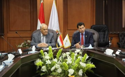 “وزير الشباب والرياضة” يلتقي رئيس الهيئة العربية للتصنيع