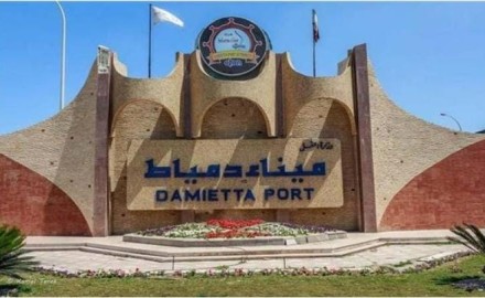 “ميناء دمياط” يستقبل 7 سفن حاويات وبضائع عامة