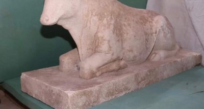 اكتشاف مقبرة المشرف على الخزانة الملكية “بادى است” بداخلها تماثيل حجرية بمنطقة آثار الغريفة بتونا الجبل بالمنيا