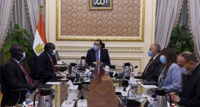 “مدبولي”: مصر مستعدة لإقامة مشروعات استثمارية فى جنوب السودان