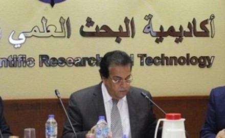 “عبد الغفار”: الباحثون المصريون لديهم خبرات لانتاج لقاحات ضد كورونا