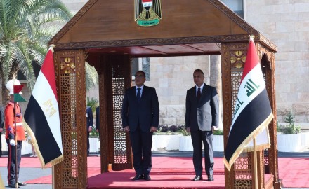 استقبال رسمي ل”مدبولي” بمقر “مجلس الوزراء العراقي”