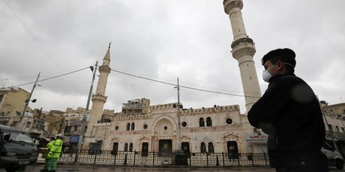 تمديد ساعات حظر التجول في الأردن وتدابير جديدة لاحتواء «كورونا»