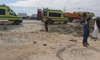 سيارات الإسعاف تنقل ضحايا ومصابين حادث انقلاب سيارة في المنيا