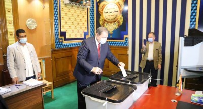 “سعفان” يدلي بصوته في انتخابات مجلس النواب
