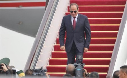 الرئيس “السيسي” يعود إلى أرض الوطن بعد زيارته الرسمية لليونان