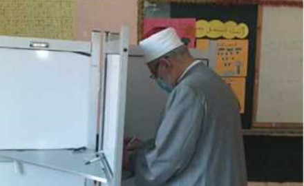 “وكيل الأزهر” يدلي بصوته في انتخابات مجلس النواب