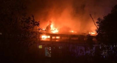عاجل .. حريق ضخم في محطة مترو أنفاق برلين (فيديو)