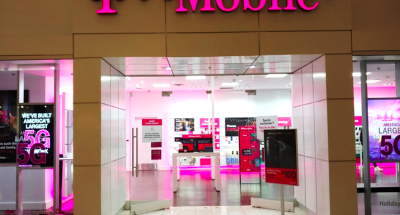 يصف الرئيس التنفيذي لشركة T-Mobile أحدث اختراق للبيانات بأنه “متواضع”، ويدعي أنه ملتزم بالأمن