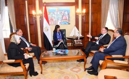 وزيرة الهجرة تبحث مع خبير ألماني في مصر سبل التعاون والمشاركة في مؤتمر “مصر تستطيع بالصناعة”