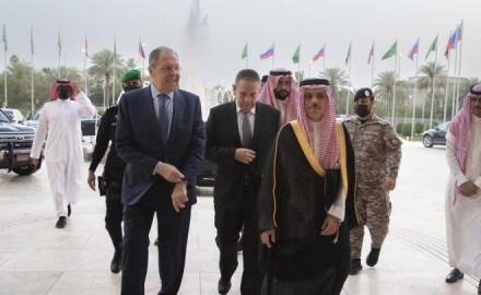 أخبار الخليج|”السعودية” تؤكد استعدادها لبذل الجهود اللازمة لحل أزمة “أوكرانيا”