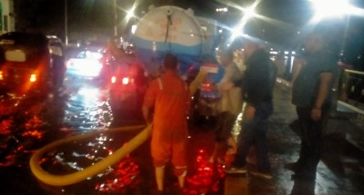 رئيس مركز ميت غمر بالدقهلية يتابع أعمال شفط تجمعات مياه الأمطار بكافة شوارع