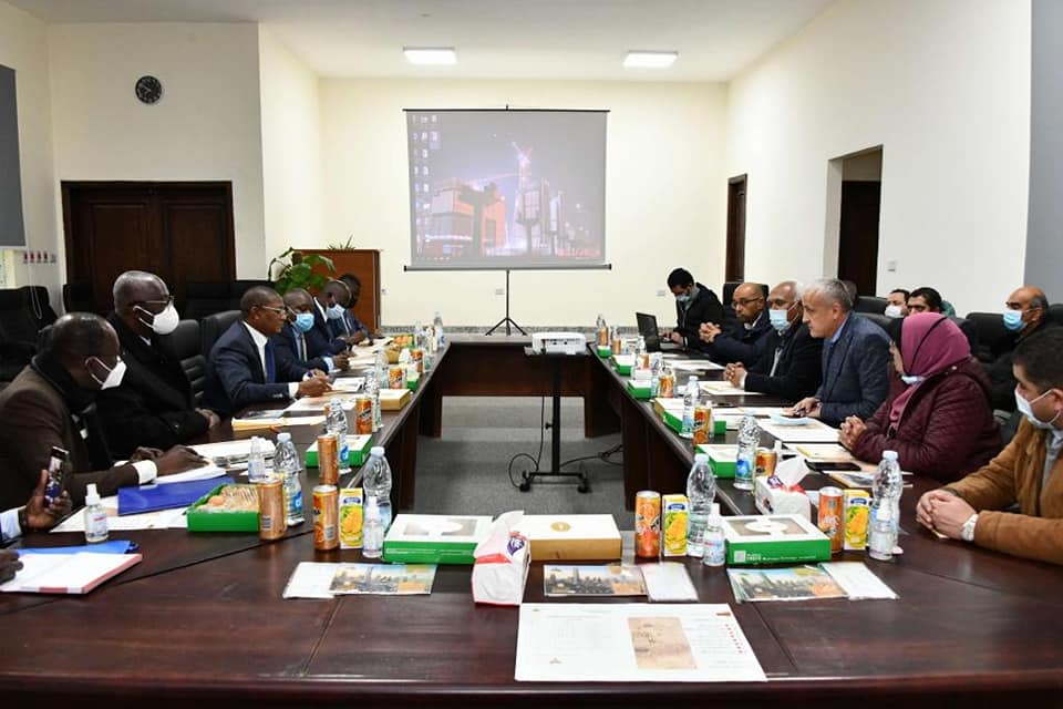 وزير إسكان كوت ديفوار يزور العاصمة الإدارية الجديدة للاطَّلاع على التجربة العمرانية في عهد الرئيس "السيسي"