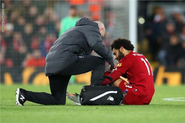 محمد صلاح يخرج مصابًا من مباراة ليفربول وبرايتون