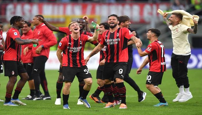 ميلان يهزم أتالانتا ويقترب من حسم لقب الدوري الإيطالي