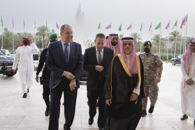أخبار الخليج|"السعودية" تؤكد استعدادها لبذل الجهود اللازمة لحل أزمة "أوكرانيا"