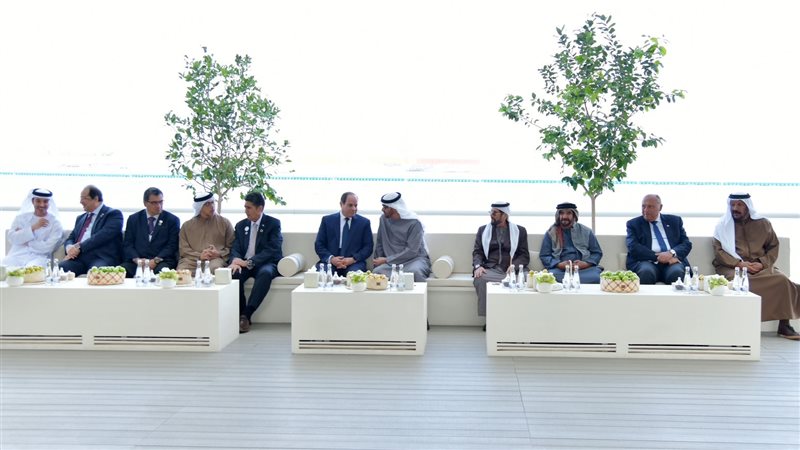 5 صور ترصد مشاركة السيسي وبن زايد في مجلس قصر البحر بالعاصمة