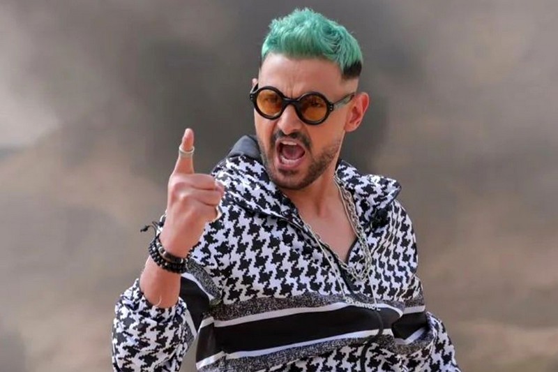 رامز جلال لـ عمرو أديب: "تلاتة يا حلوة.. كهربا، كهربا"